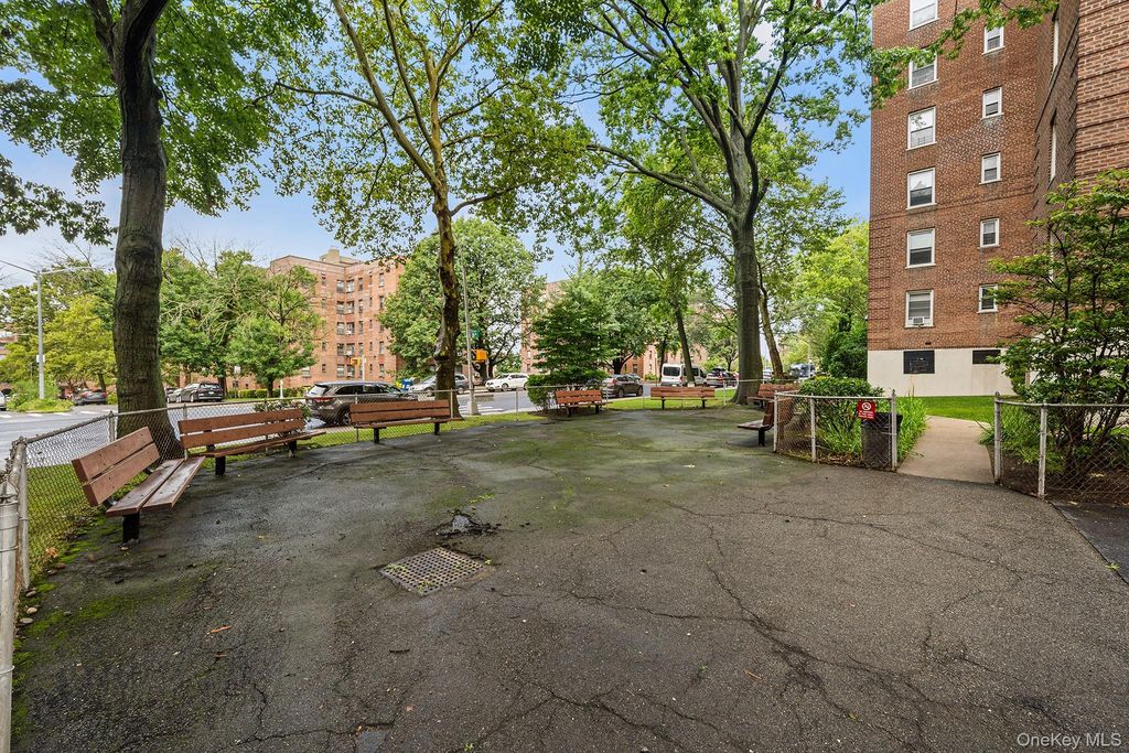 28-01 Union 5F, Flushing, NY 11354 — photo 2