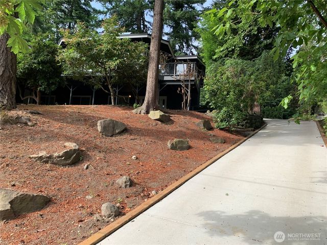 8210 171st Avenue NE, Redmond, WA 98052