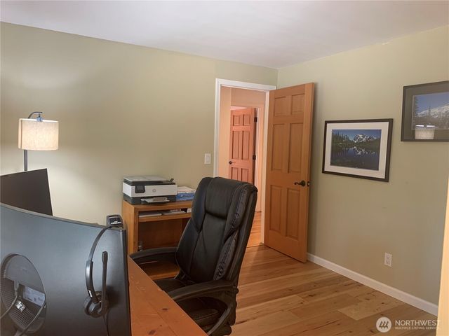 8210 171st Avenue NE, Redmond, WA 98052