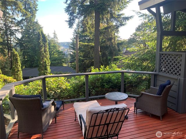 8210 171st Avenue NE, Redmond, WA 98052