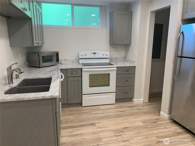 8210 171st Avenue NE, Redmond, WA 98052