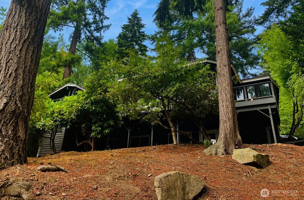 8210 171st Avenue NE, Redmond, WA 98052