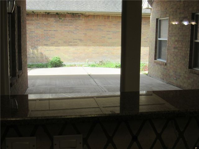 7521 Bon Soir Dr, Corpus Christi, TX 78414