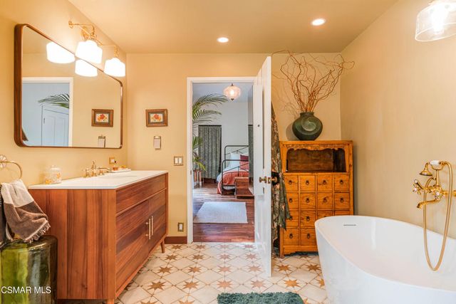 20666 Cheney Drive, Topanga, CA 90290