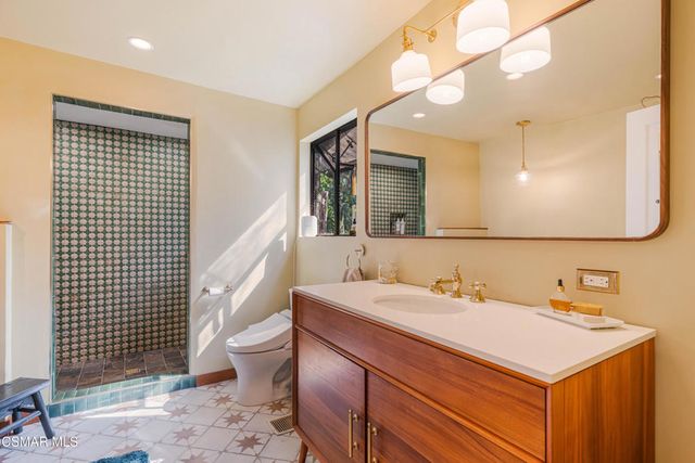 20666 Cheney Drive, Topanga, CA 90290