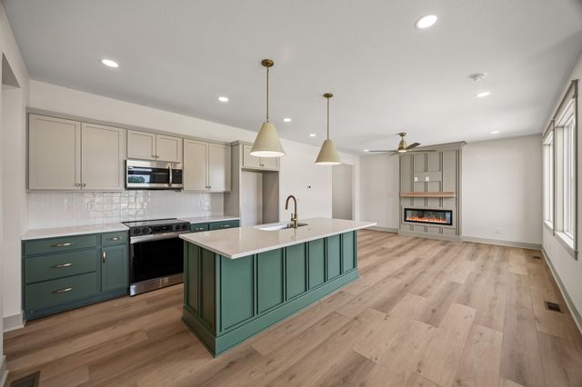 434 Venice Avenue, West Des Moines, IA 50266
