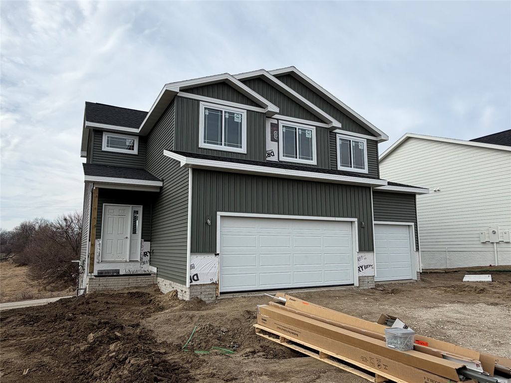 434 Venice Avenue, West Des Moines, IA 50266