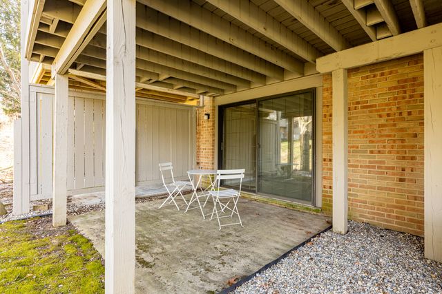 2254 Rivenoak Court 61, Ann Arbor, MI 48103