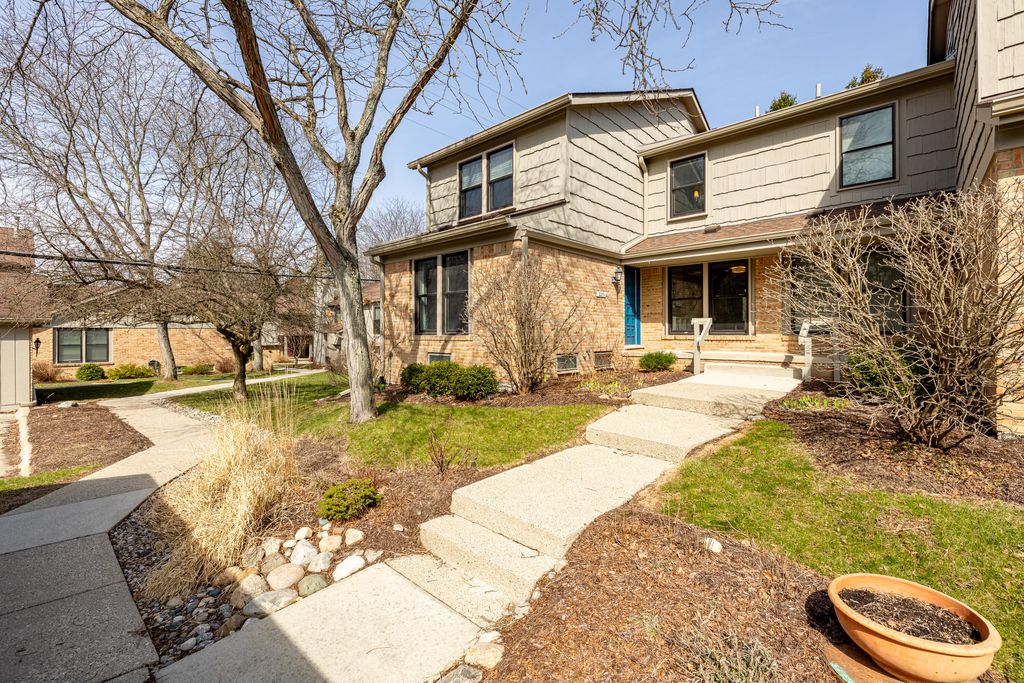 2254 Rivenoak Court 61, Ann Arbor, MI 48103