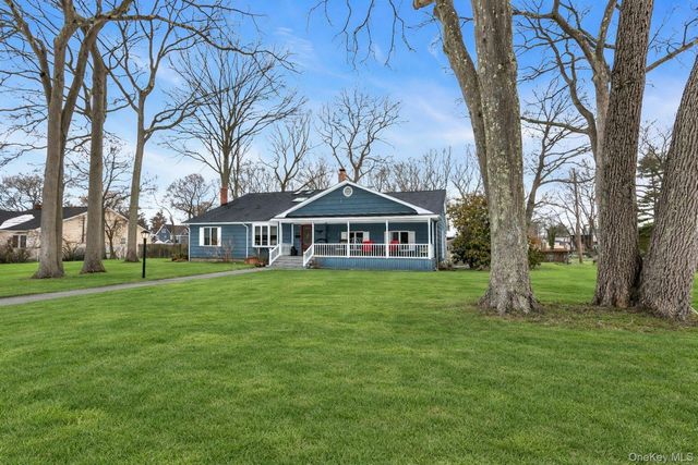 558 Gillette Avenue, Bayport, NY 11705