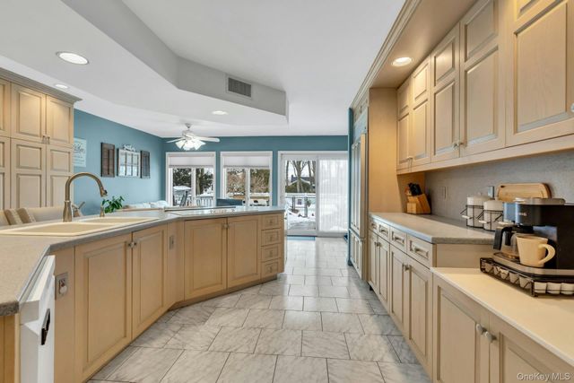 558 Gillette Avenue, Bayport, NY 11705