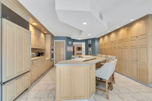 558 Gillette Avenue, Bayport, NY 11705