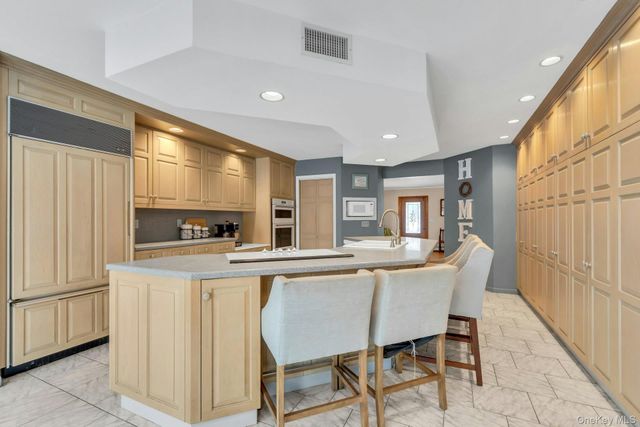 558 Gillette Avenue, Bayport, NY 11705