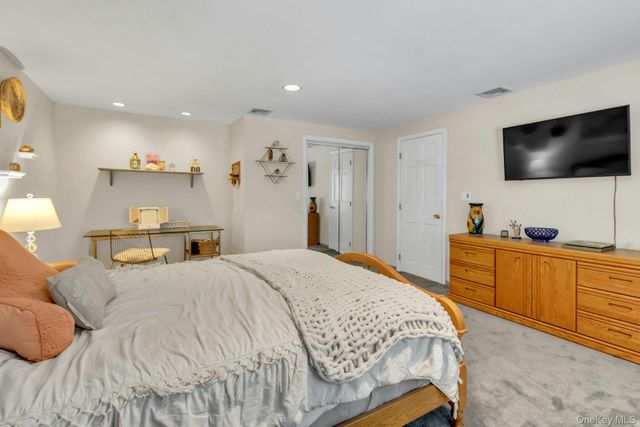 558 Gillette Avenue, Bayport, NY 11705