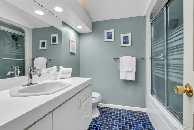 558 Gillette Avenue, Bayport, NY 11705