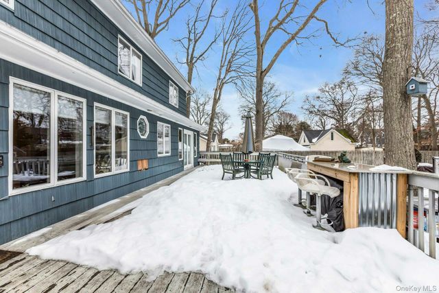 558 Gillette Avenue, Bayport, NY 11705