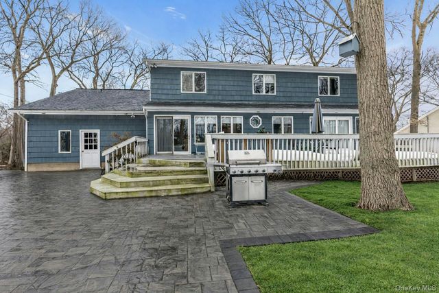 558 Gillette Avenue, Bayport, NY 11705