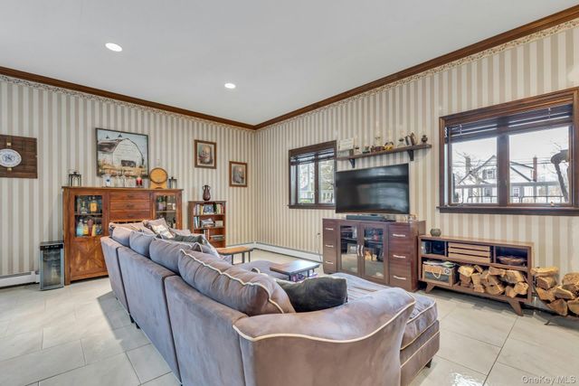 558 Gillette Avenue, Bayport, NY 11705