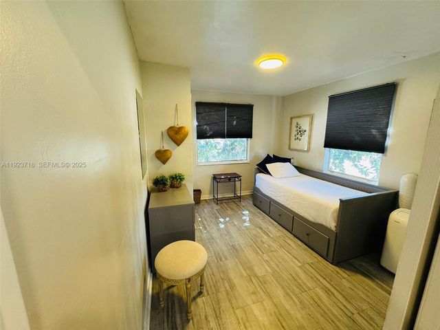 2205 Roosevelt St 4, Hollywood, FL 33020