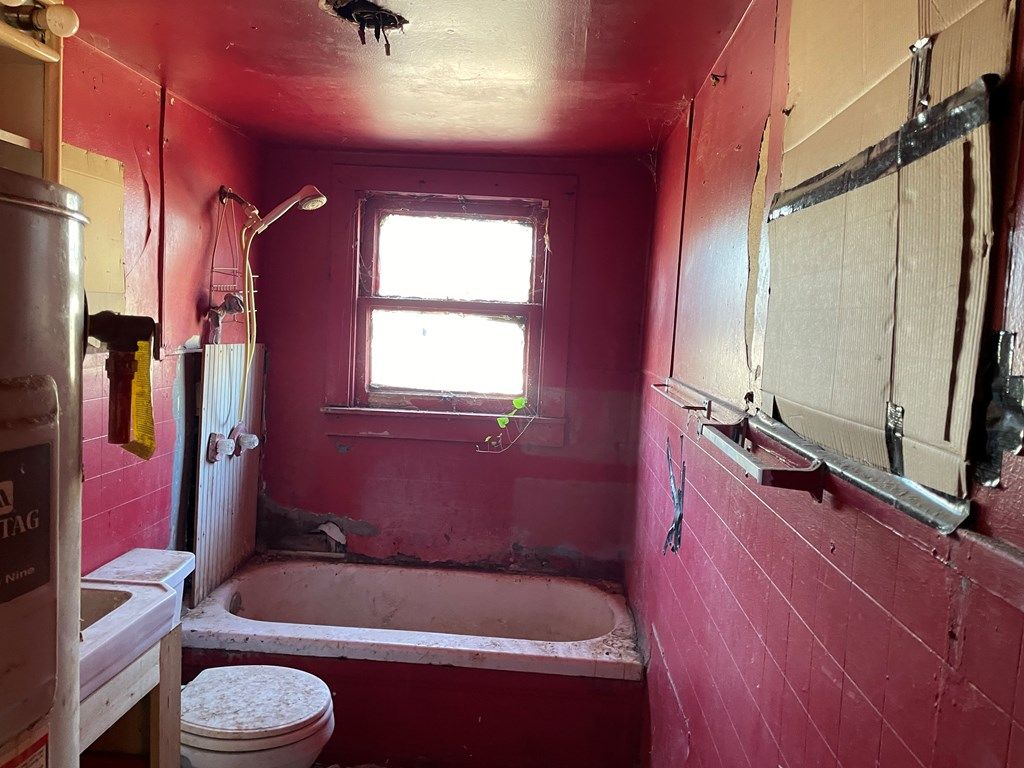 Image 22 of property listing at 625,621 Powell St, San Angelo, TX 76903