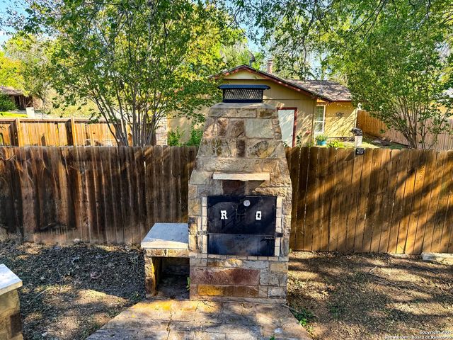 5850 Cliffmont, San Antonio, TX 78250