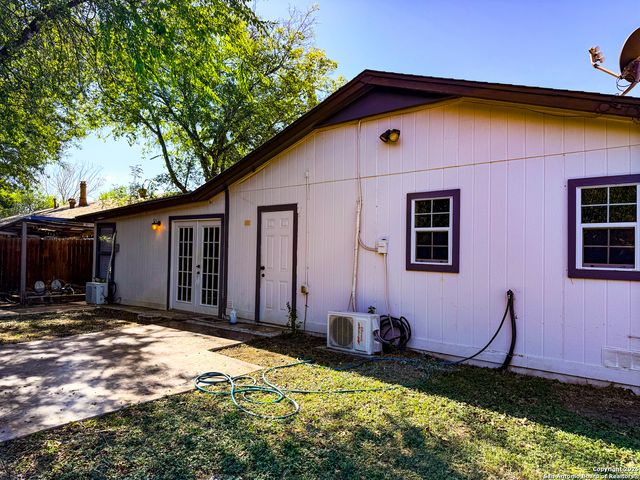 5850 Cliffmont, San Antonio, TX 78250