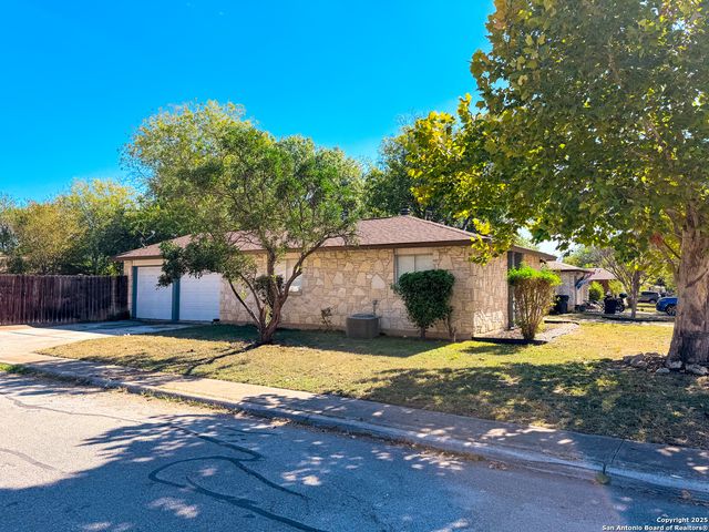 5850 Cliffmont, San Antonio, TX 78250