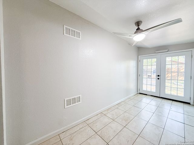 5850 Cliffmont, San Antonio, TX 78250