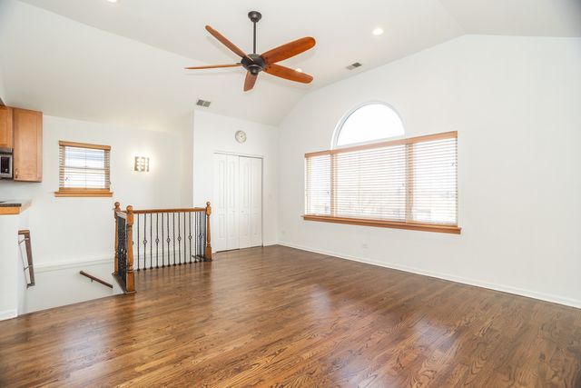 3728 N Oak Park Avenue, Chicago, IL 60634