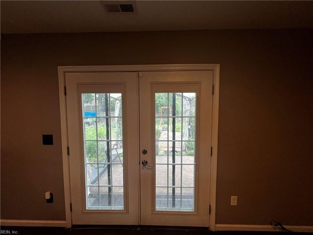 754 E Little Back River RD, Hampton, VA 23669