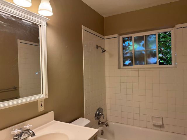 1039 Princeton Drive NE, Albuquerque, NM 87106