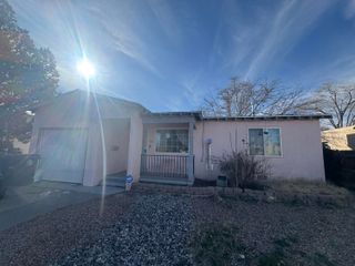 1039 Princeton Drive NE, Albuquerque, NM 87106