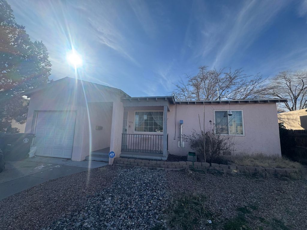 1039 Princeton Drive NE, Albuquerque, NM 87106