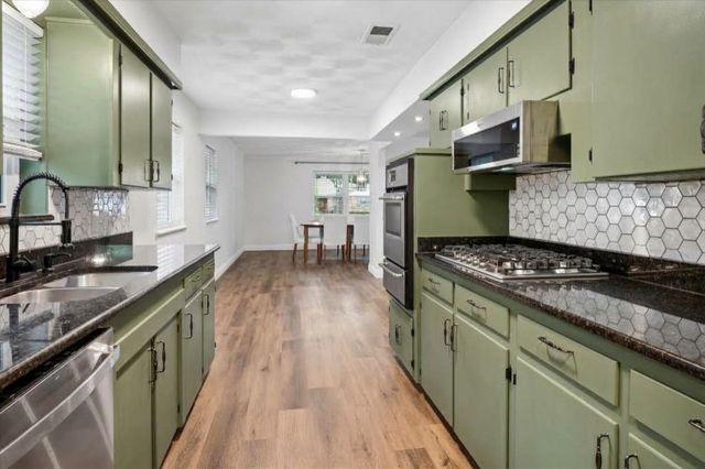 8426 Baumgarten Drive, Dallas, TX 75228