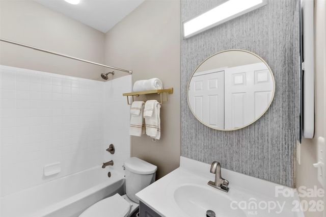 706 Northeast Drive, Davidson, NC 28036