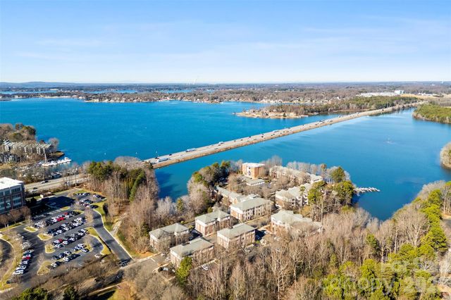 706 Northeast Drive, Davidson, NC 28036