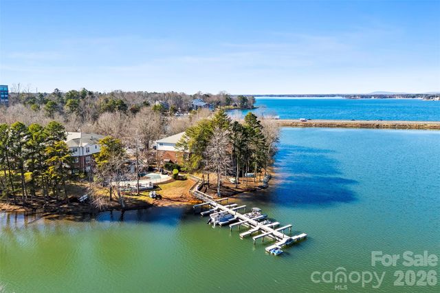 706 Northeast Drive, Davidson, NC 28036