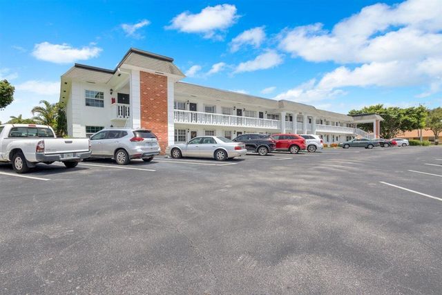 10000 Meridian Way N 15, Palm Beach Gardens, FL 33410