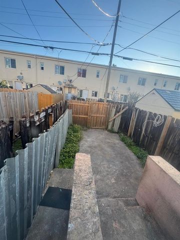 8407 NW 5th Ave 8407, Miami, FL 33150