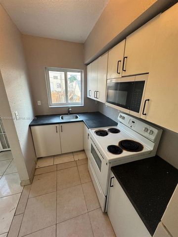 8407 NW 5th Ave 8407, Miami, FL 33150