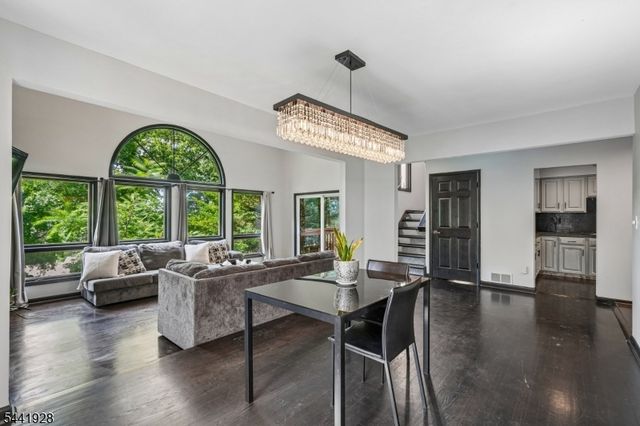 19 Cedarwood, Woodland Park, NJ 07424