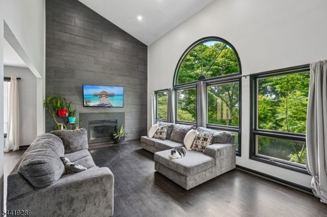19 Cedarwood, Woodland Park, NJ 07424