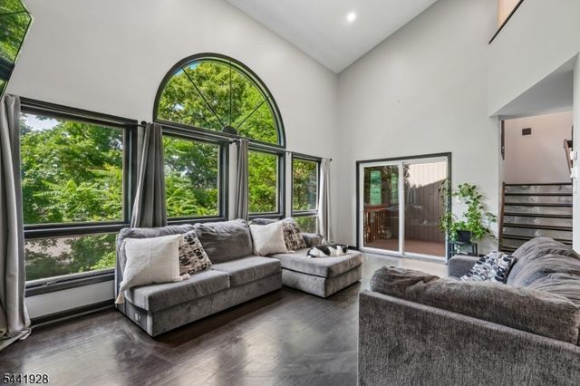 19 Cedarwood, Woodland Park, NJ 07424