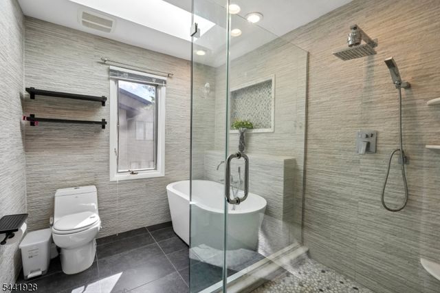 19 Cedarwood, Woodland Park, NJ 07424