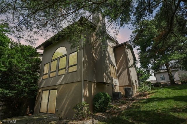 19 Cedarwood, Woodland Park, NJ 07424