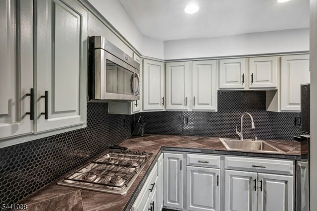 19 Cedarwood, Woodland Park, NJ 07424