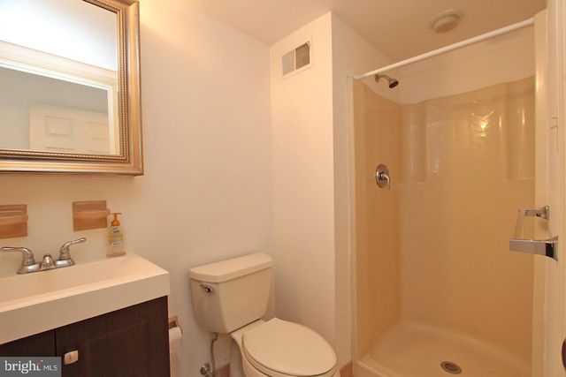 185 VALLEY STREAM CIR, Chesterbrook, PA 19087