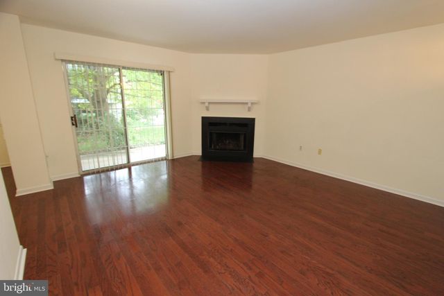185 VALLEY STREAM CIR, Chesterbrook, PA 19087