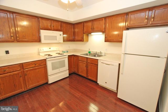 185 VALLEY STREAM CIR, Chesterbrook, PA 19087