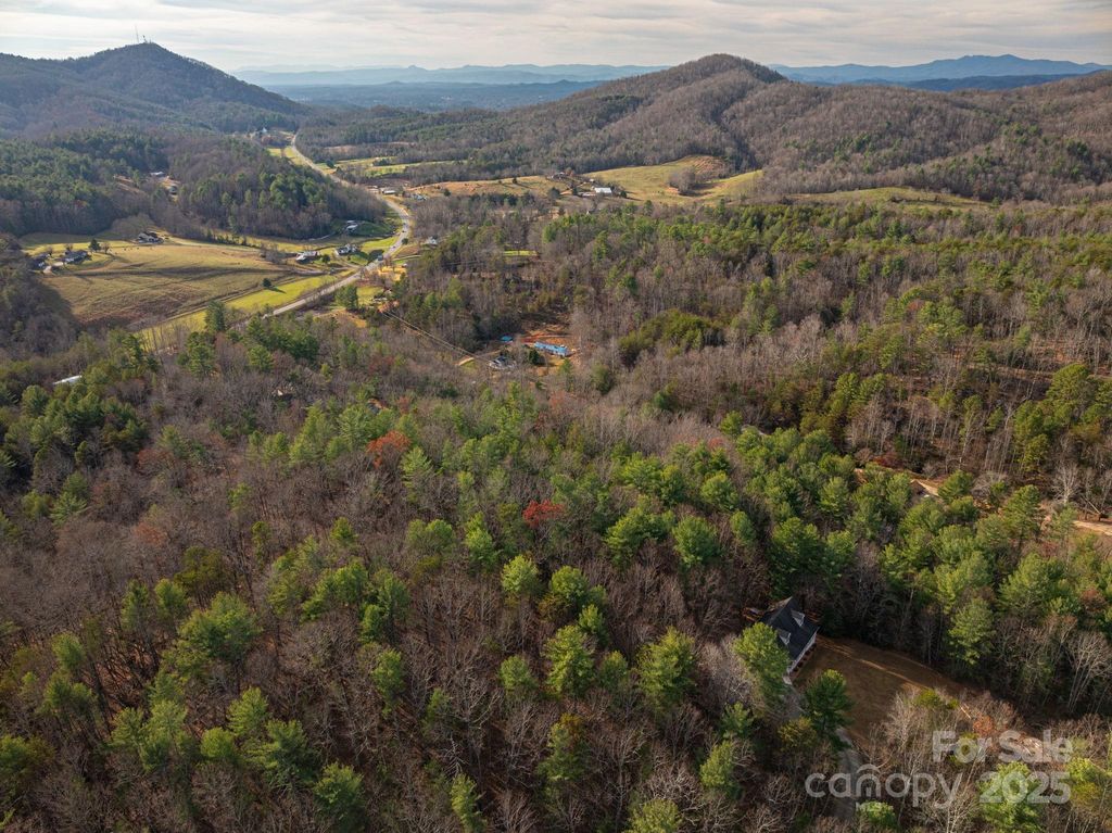 3129 Mountain Laurel Drive, Lenoir, NC 28645